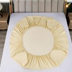 Husa impermeabila saltea cu elastic 160x200 cm + 2 fete perna Crem Husa impermeabila saltea cu elastic 160x200 cm + 2 fete perna Crem - imagine 2