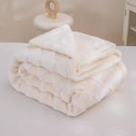 Patura Cocolino cu Blanita 200x230 Alb Crem Patura Cocolino cu Blanita 200x230 Alb Crem